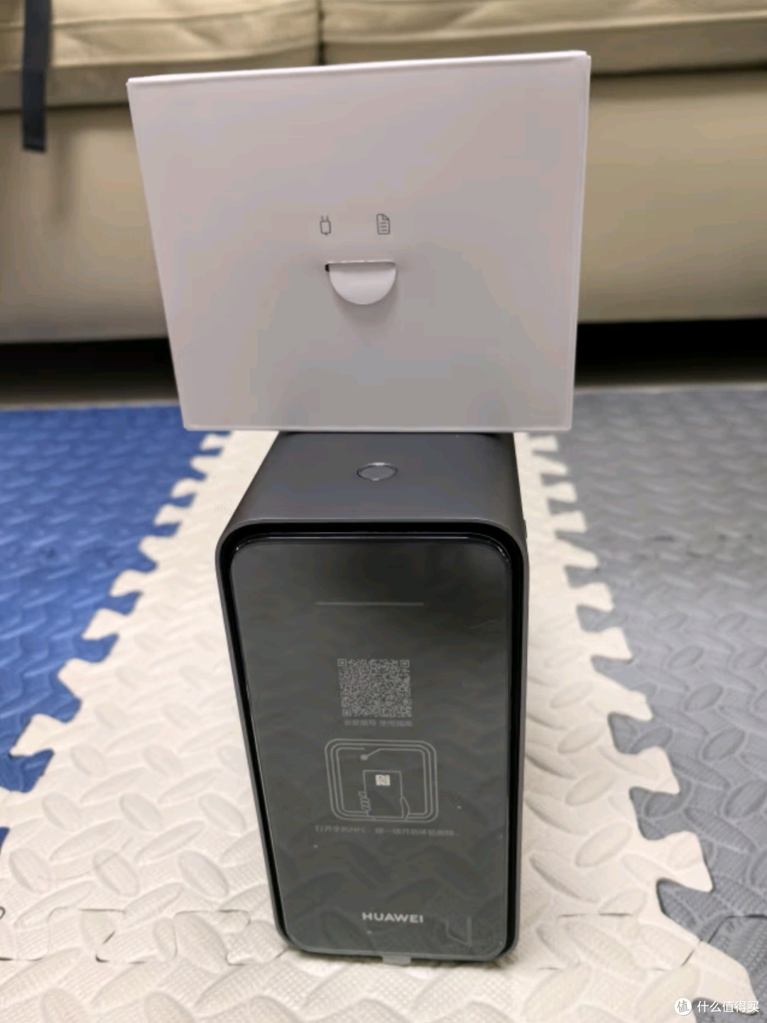 华为家庭存储8TB 手机一碰扩容：打造家庭数字生活的私密云端