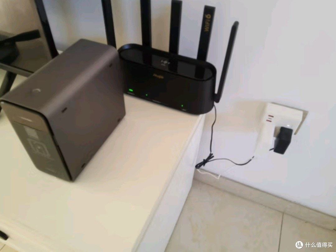 华为家庭存储8TB 手机一碰扩容：打造家庭数字生活的私密云端