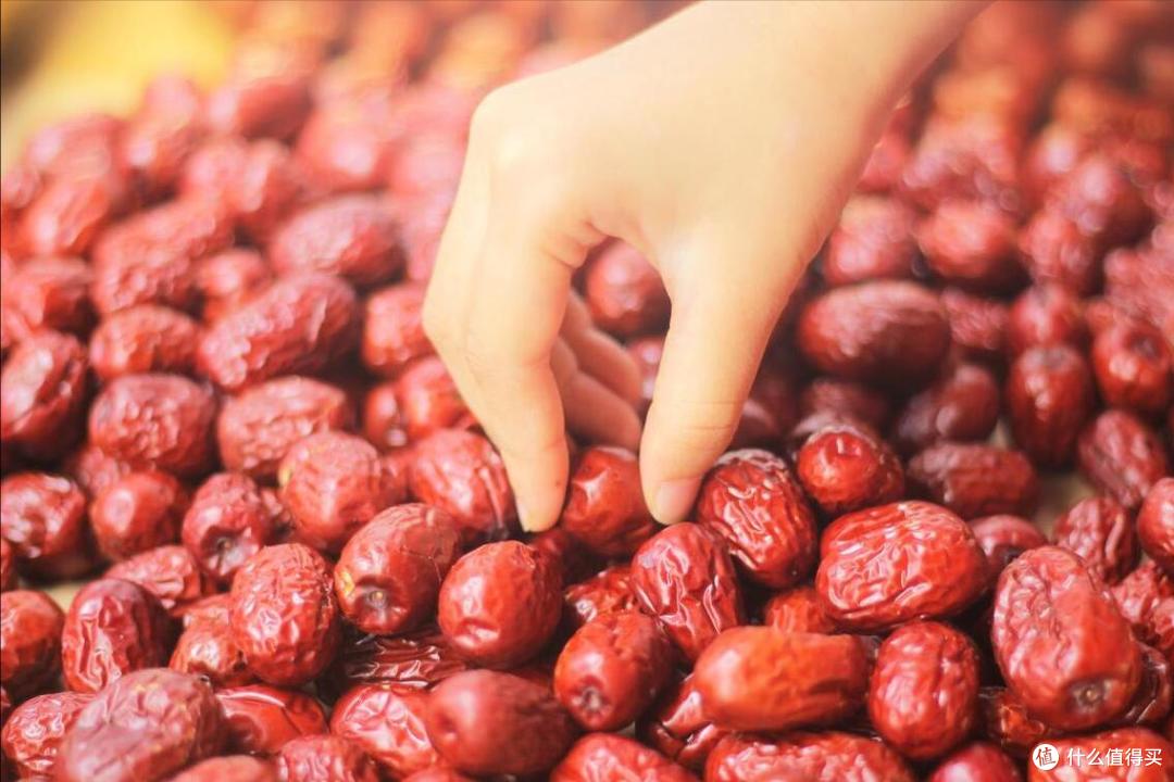 我也才知道,红枣有没有熏硫磺,只需一杯热水就搞定,建议都看看