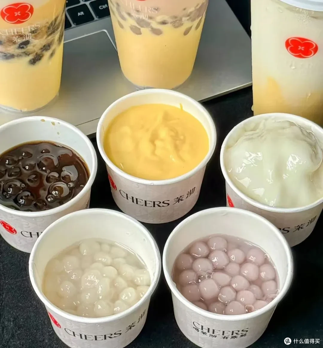 小料“爆改”冰淇淋!这年头流行去奶茶店DIY小料了?