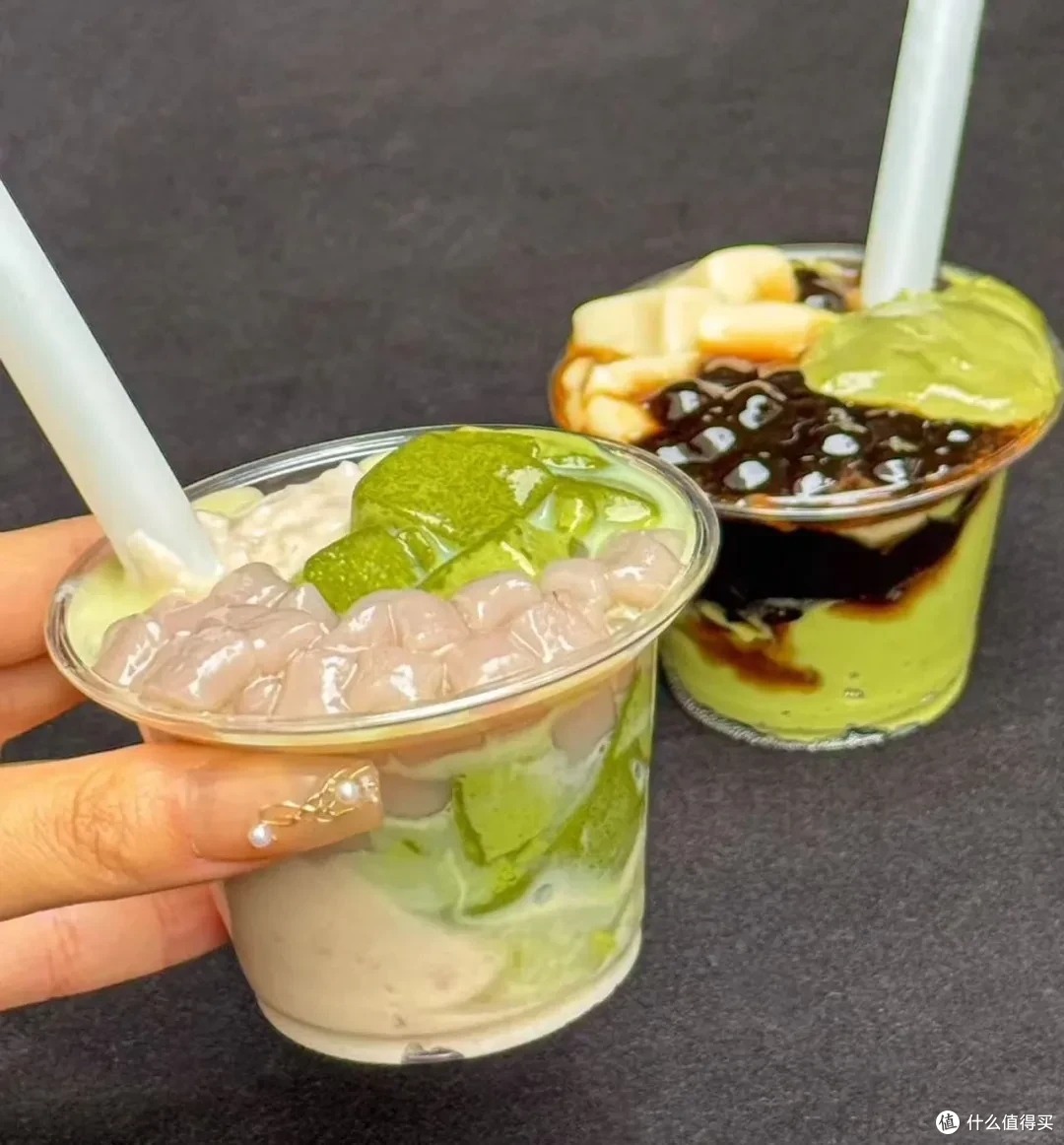 小料“爆改”冰淇淋!这年头流行去奶茶店DIY小料了?