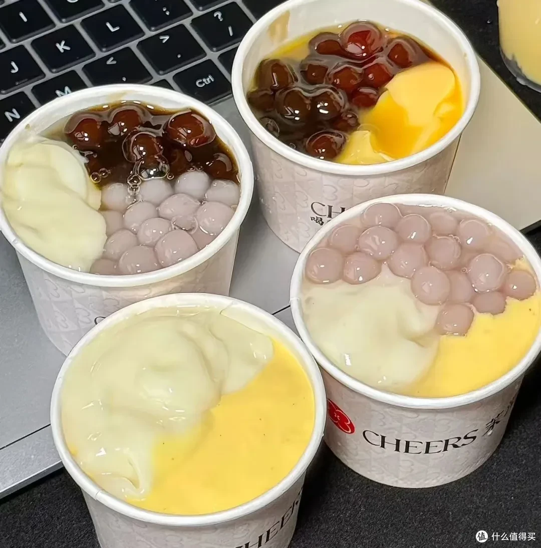 小料“爆改”冰淇淋!这年头流行去奶茶店DIY小料了?
