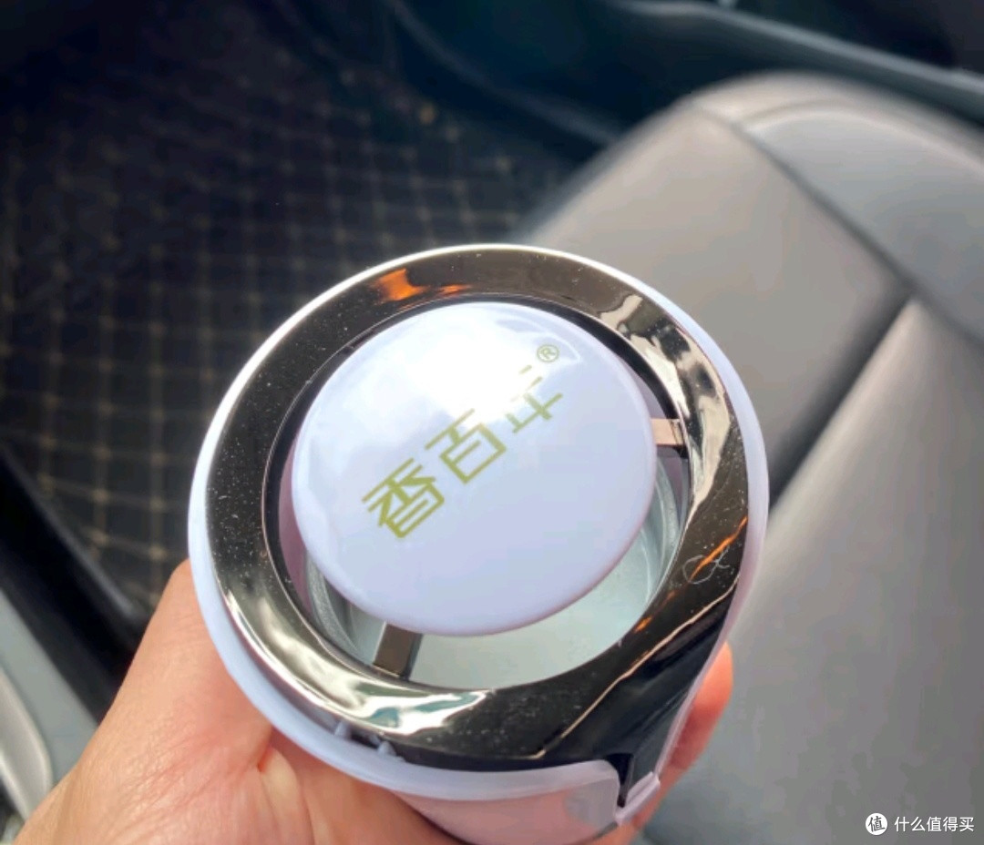 香百年香膏,自驾路上的“氛围感制造机”