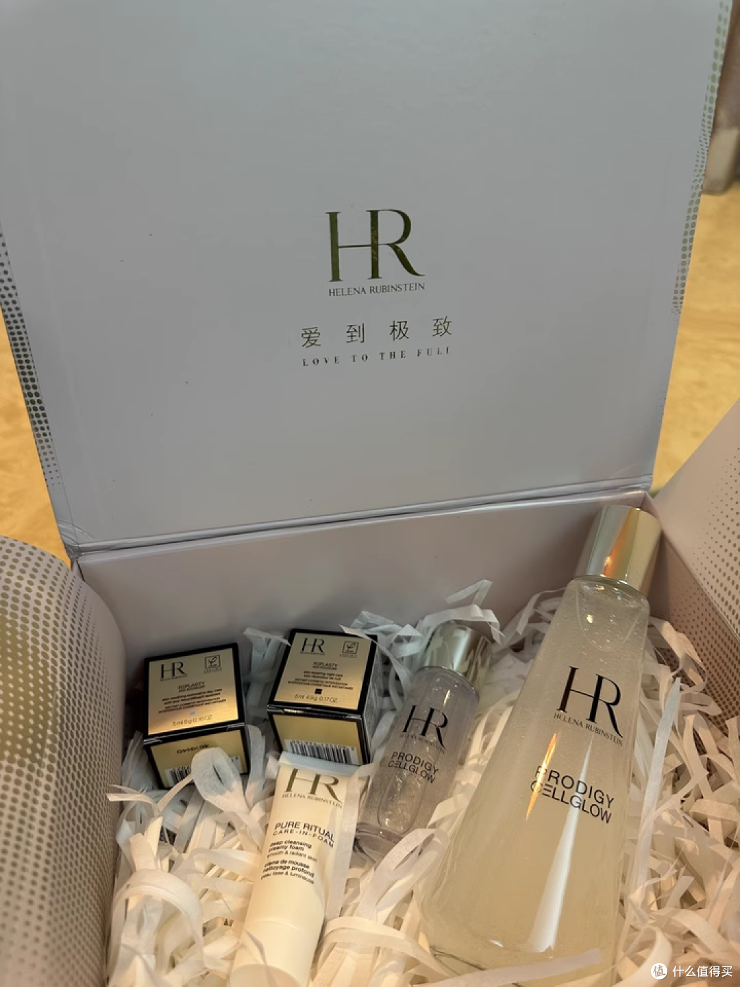 赫莲娜小露珠：放心消费，拥抱肌肤焕变奇迹