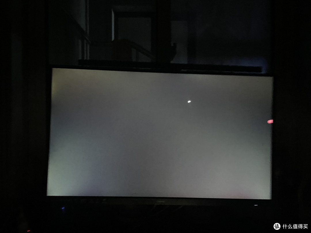 最后到手的换屏后显示器的漏光情况