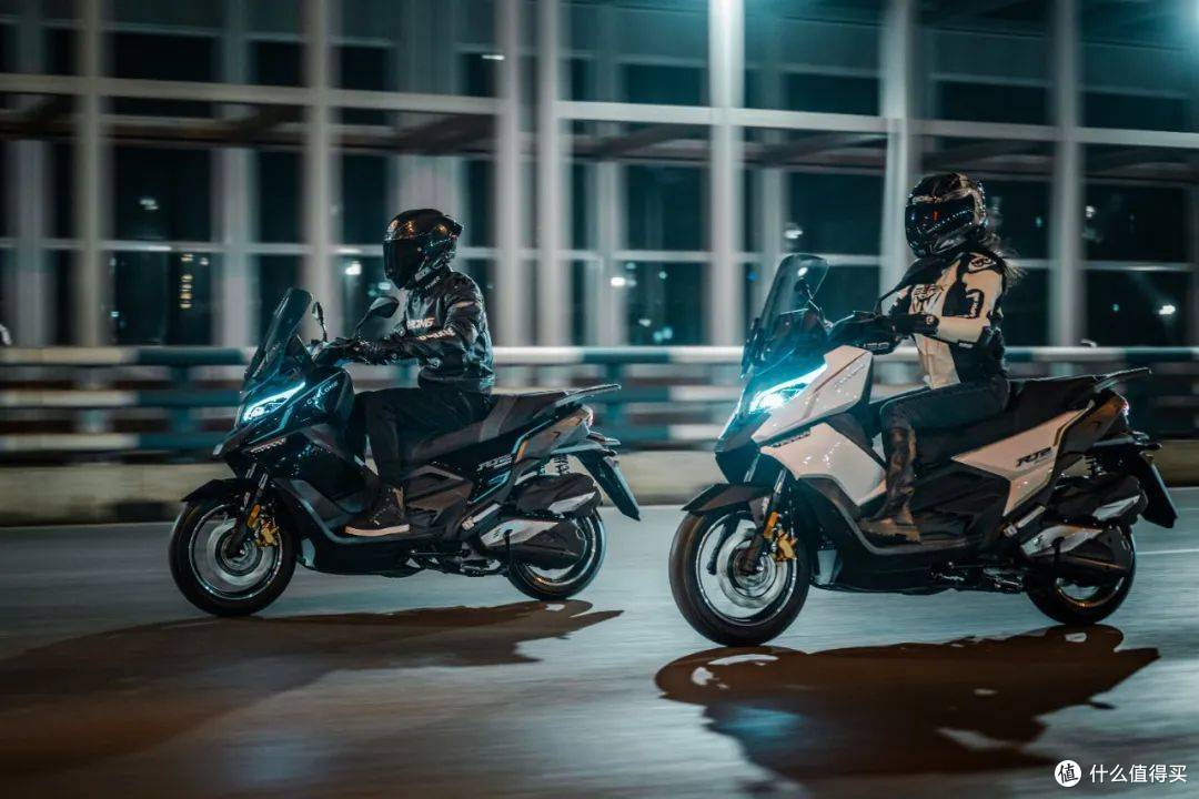 赛科龙2025款RT2摩托车