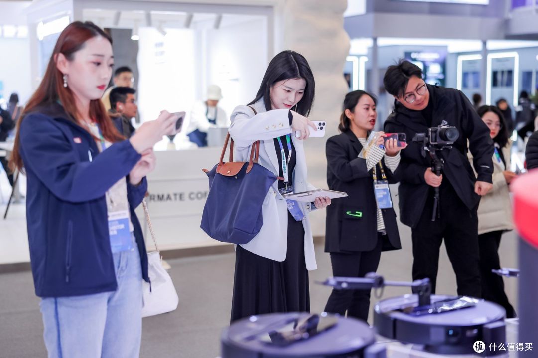 AWE2025:石头科技以创新科技重塑行业未来,引领用户价值新高度