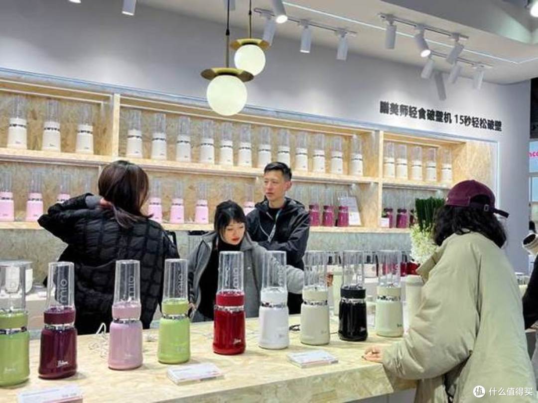 膳美师闪耀AWE:开启轻食科技新纪元,领航健康新风尚