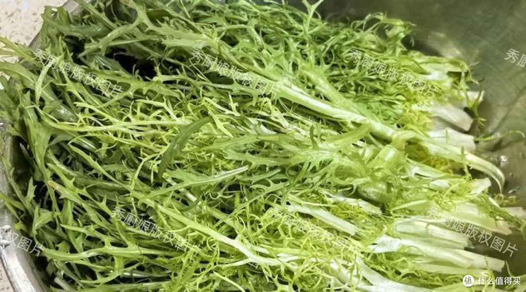 失眠多半是“肝火旺”,建议中老年人:常吃3菜,养肝降火助睡眠