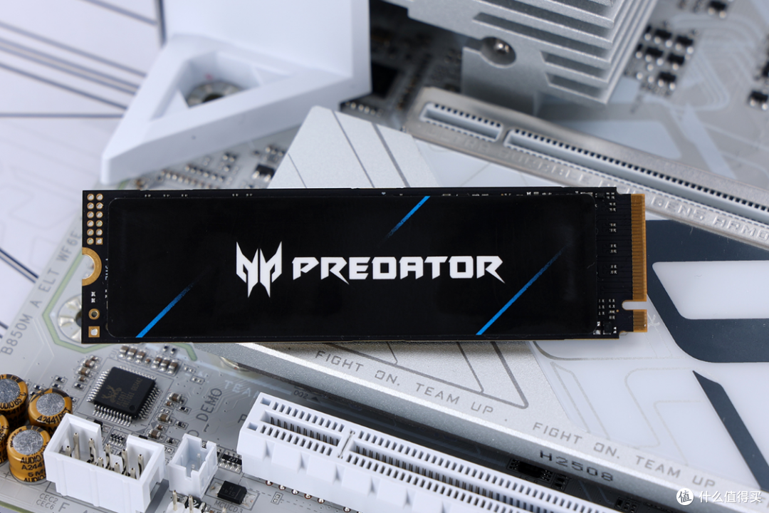 全白主题，颜值性能都拉满！9800X3D+5080金属大师显卡装机