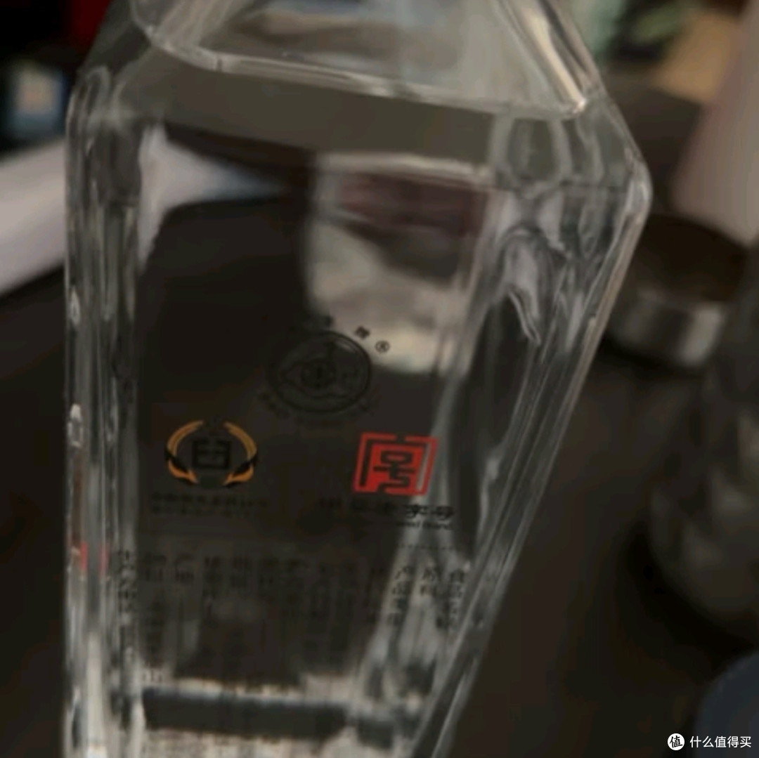 品味经典，胖东来白啤酒与自由爱1995白酒鉴赏