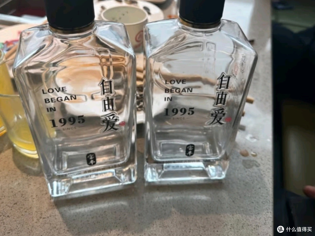 品味经典，胖东来白啤酒与自由爱1995白酒鉴赏