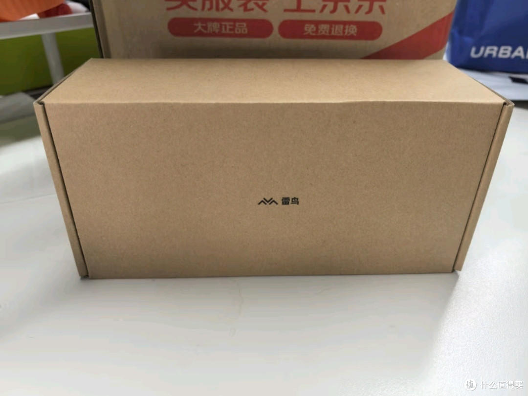雷鸟V3新品AI拍摄眼镜:智能与时尚的完美融合