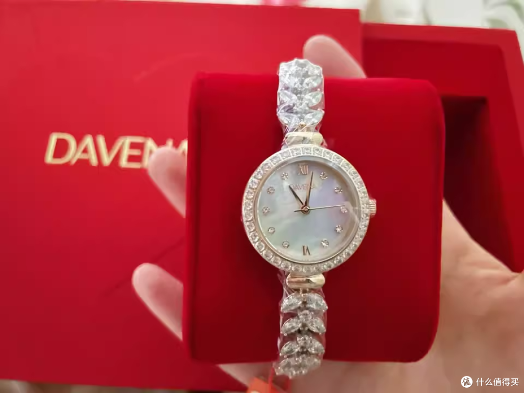 春日时尚松弛感：DAVENA 蒂玮娜美人鱼手表