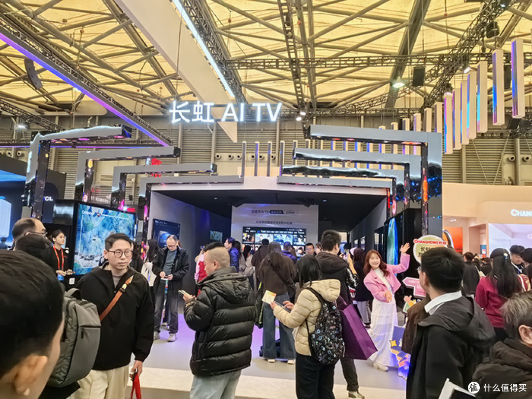 颜值实力并存,走进AWE2025感受长虹电视的魅力