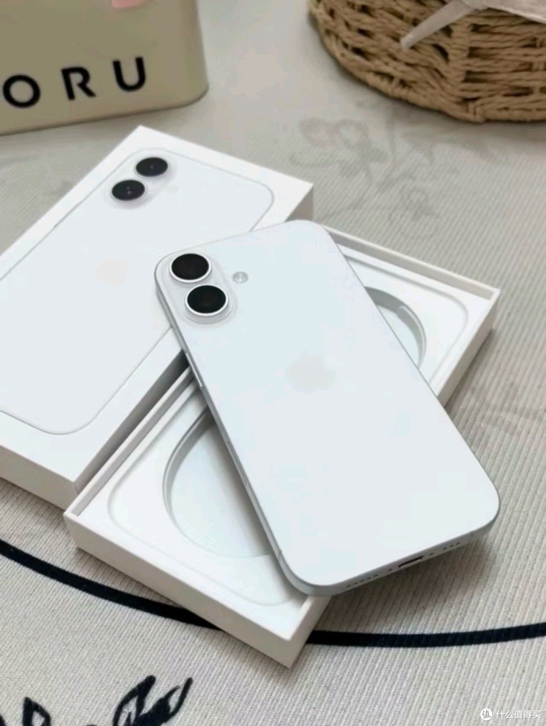 Apple 16 256GB白色版:双卡双待5G新体验,重塑智能手机标杆