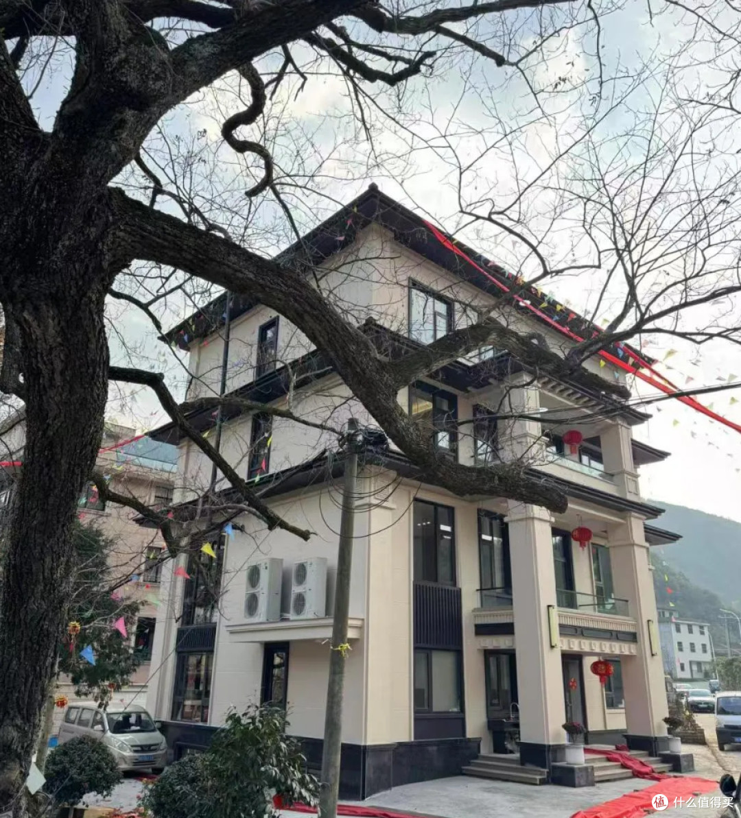 浙江男子晒出农村自建房，仅凭外观就爆火走红，网友：太高级了！