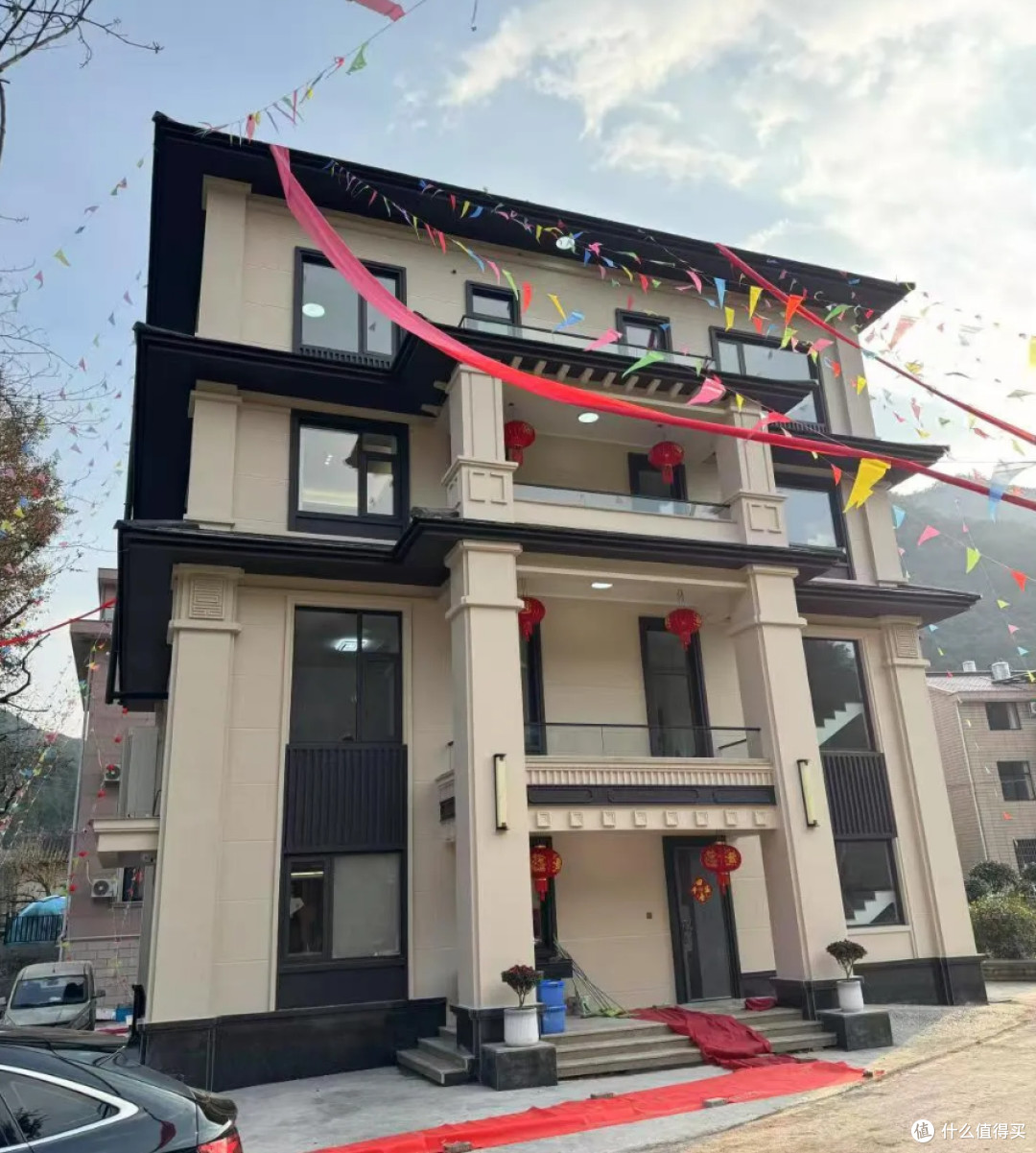 浙江男子晒出农村自建房,仅凭外观就爆火走红,网友:太高级了!
