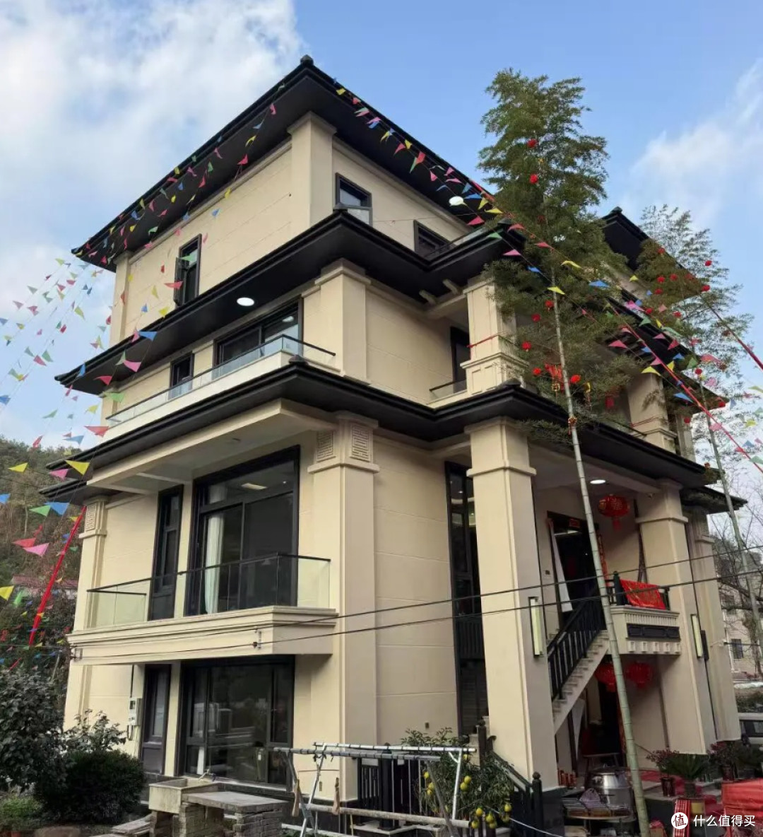 浙江男子晒出农村自建房,仅凭外观就爆火走红,网友:太高级了!