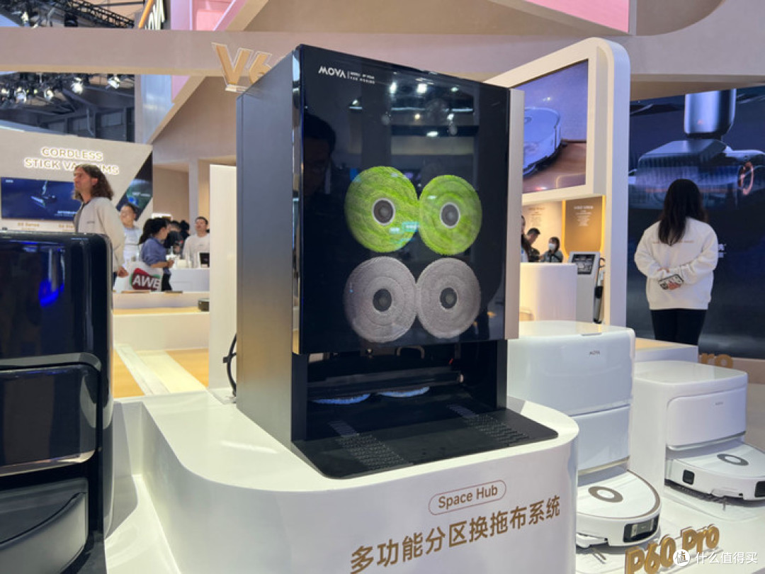 滚筒活水洗地、机械臂上阵!AWE 2025清洁电器有多炸?