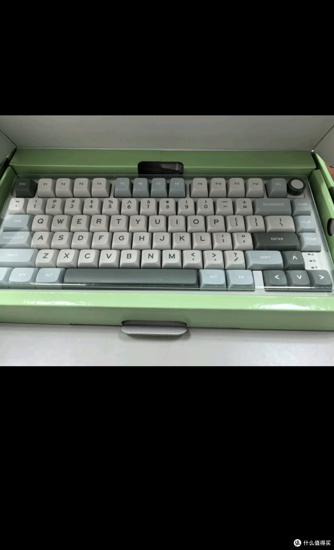 RK ROYAL KLUDGE R75Pro游戏机械键盘无线蓝牙有线三模电竞专用