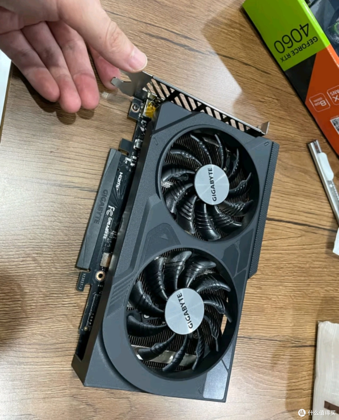 技嘉4060显卡选购指南：魔鹰 GeForce RTX 4060 Gaming OC 8G DLS