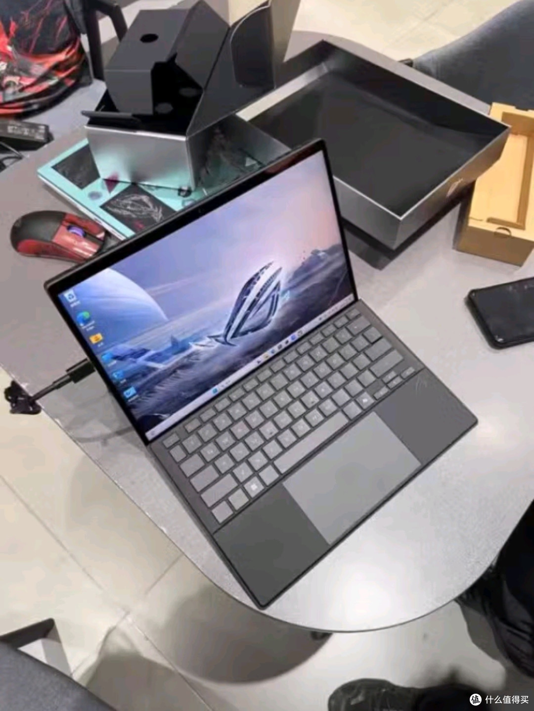 ROG幻X 2025 锐龙AI MAX:未来已至,游戏与创造力的终极融合