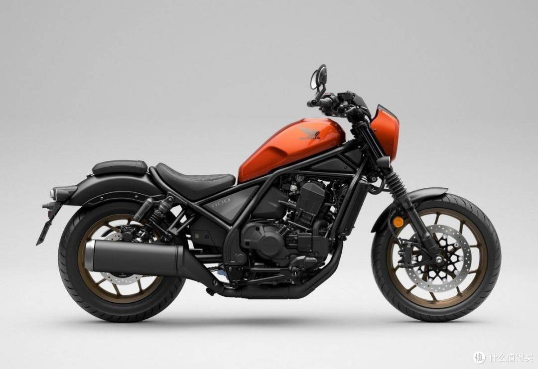 本田Rebel 1100 经典的巡航摩托车