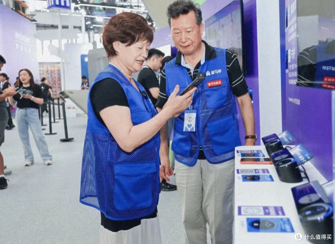 未来生活畅想：AI在教育、娱乐、工作中的创新应用