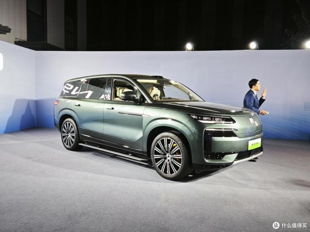 靠硬件突围!腾势N9售38.98万起,两个版本怎么选?