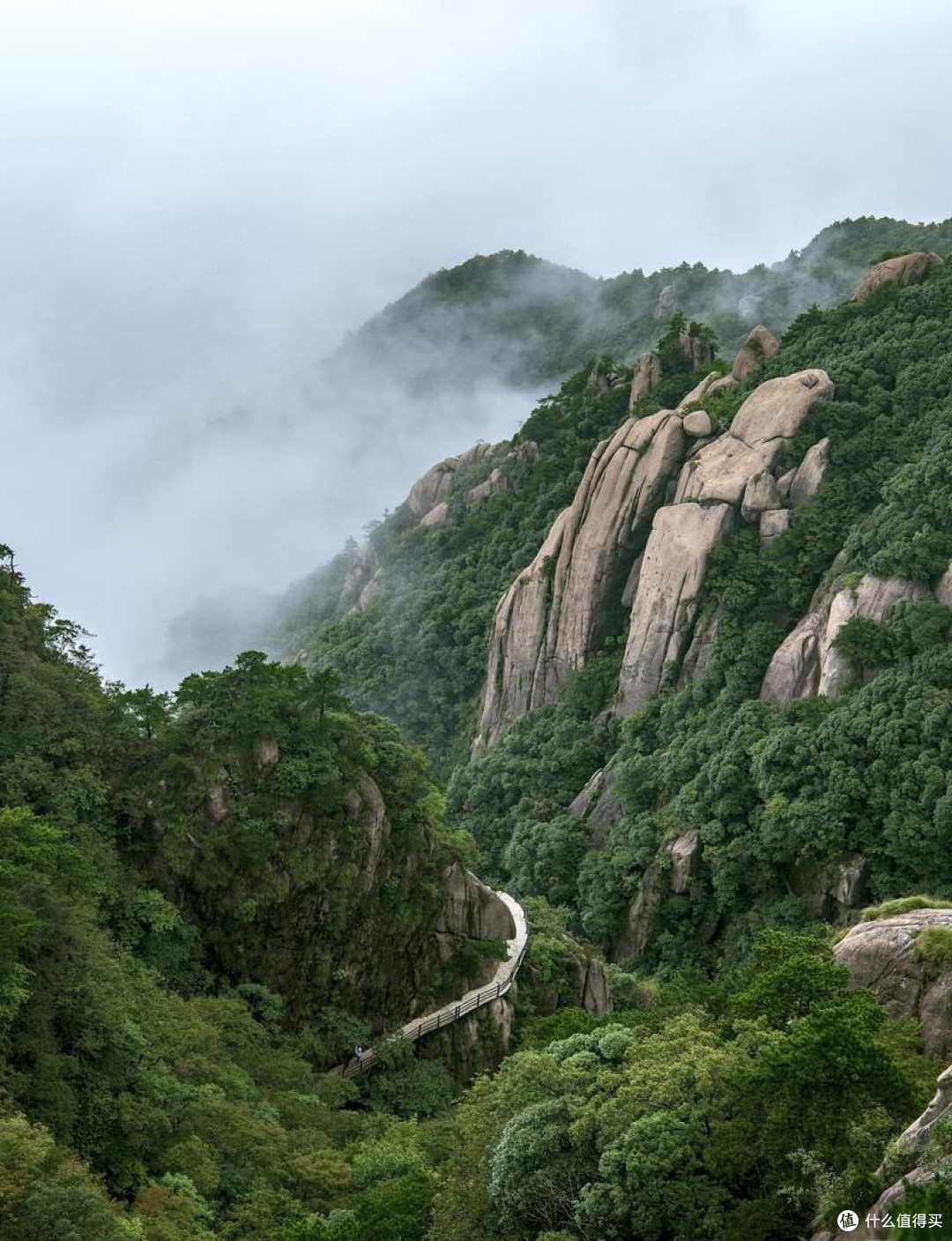 周末自驾上虞覆卮山,探秘千年梯田与冰川石浪的春日奇遇!