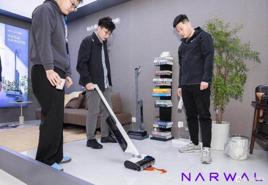 AWE2025“最靓的仔”,看云鲸智能如何用AI赋能家庭深度清洁革命