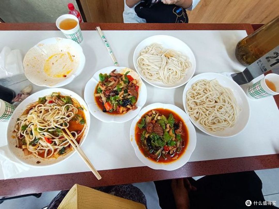 乌鲁木齐马胖子拌面，吃的就是这个味，十几年老店值得去吃！