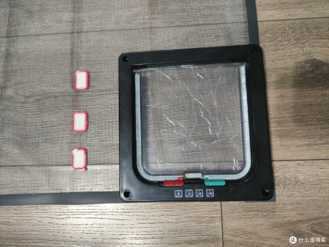 夏天蚊子没门!亲手DIY 带宠物门的防蚊纱窗,我真棒!