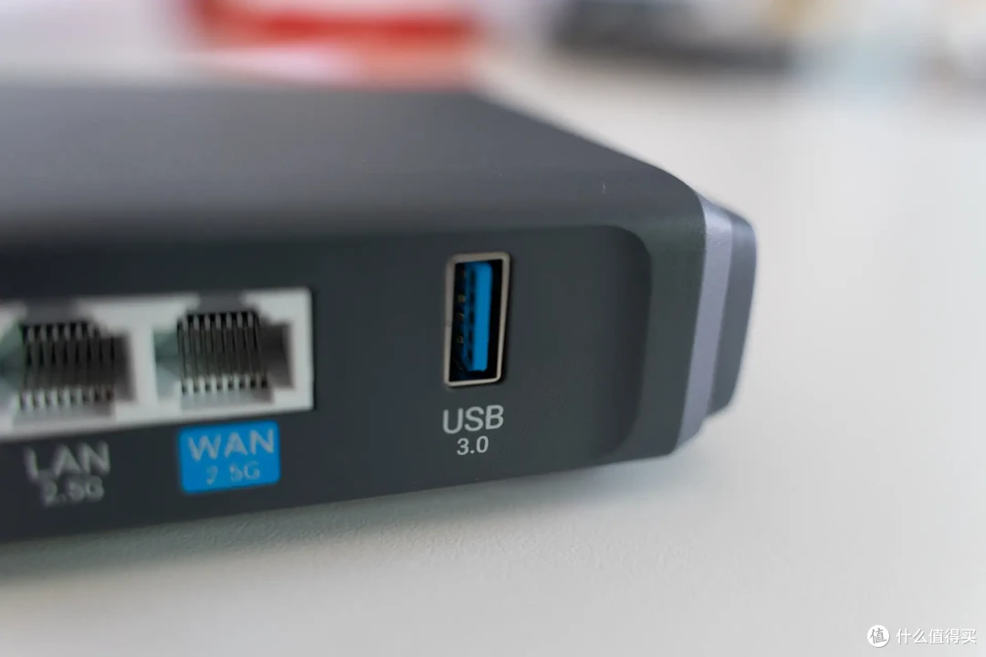 自带触摸屏、WiFi 7、OpenWRT、双2.5G!GL.iNet BE3600路由器