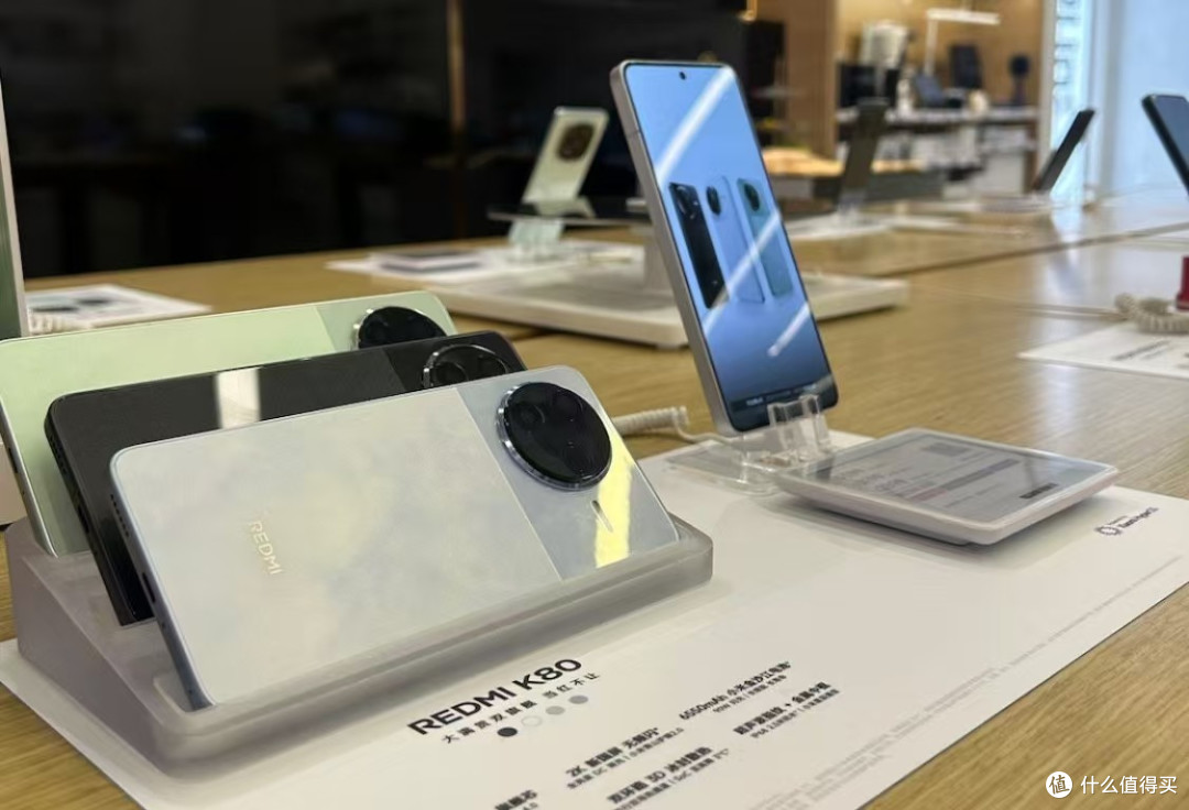 首销10天卖了100万台,16GB+512GB跌至2875元,6550mAh+骁龙8Gen3