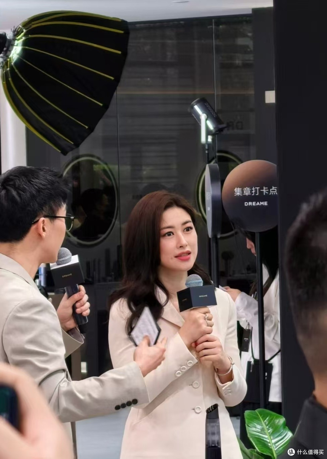 AWE2025盛会，周也、吴克群、许昕外还有哪些明星闪耀现场？