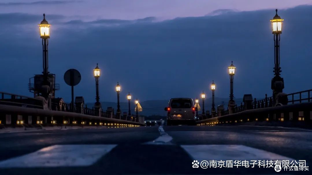 国际视野下的智慧路灯,LED灯杆显示屏的节能与智能并进