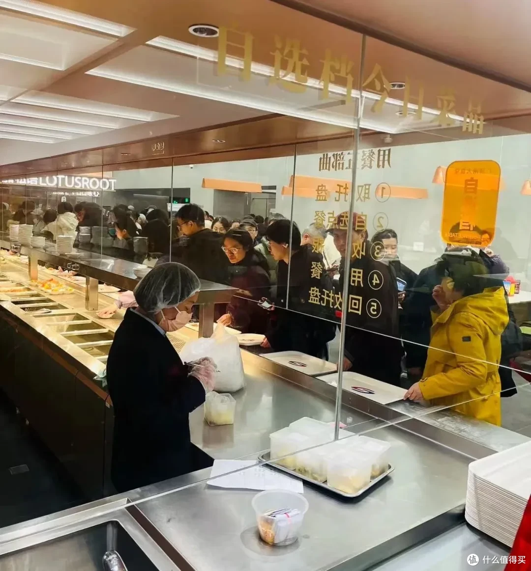 地铁站里面开食堂?如今地铁站都能包圆一日三餐了!