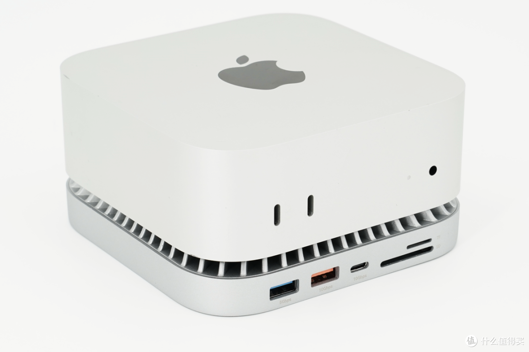 果系桌搭强迫症救星,"隐形"扩容Mac mini,移速扩展坞底座评测
