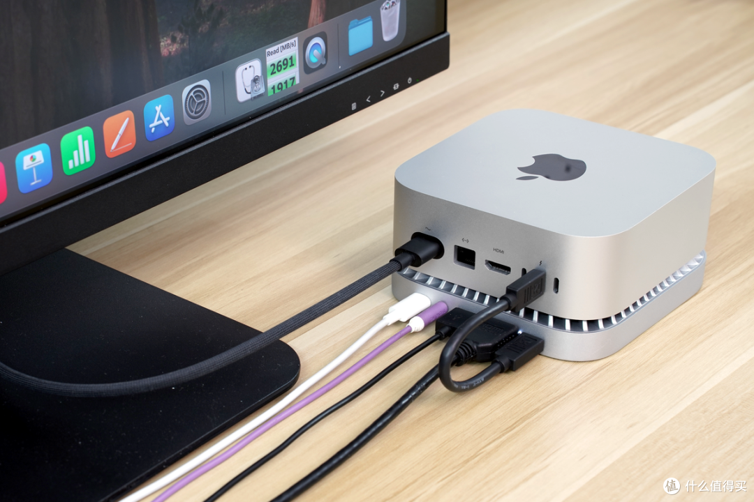 果系桌搭强迫症救星,"隐形"扩容Mac mini,移速扩展坞底座评测