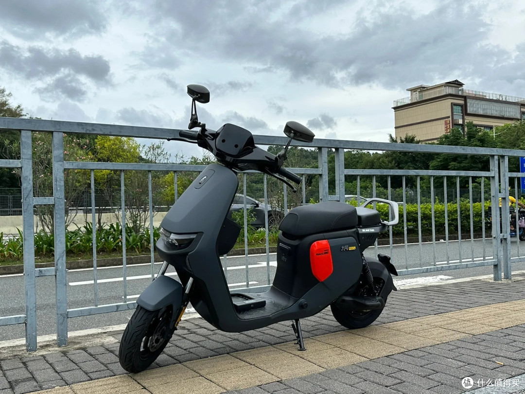 九号F90M：城市通勤的智能新标杆