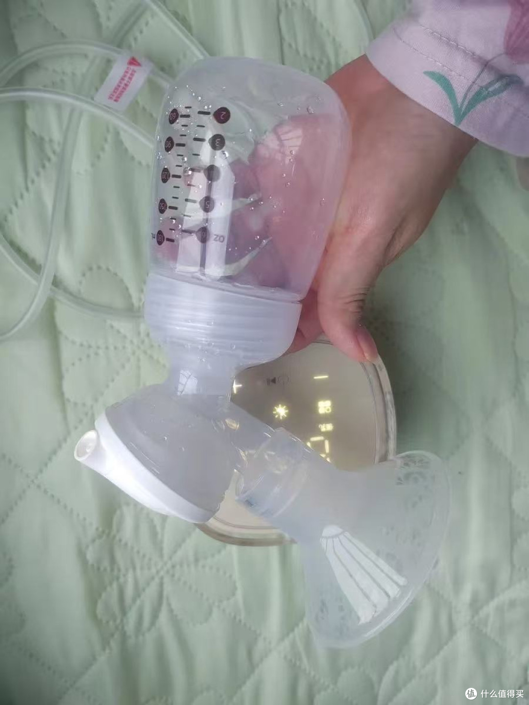 免手扶全自动按摩静音吸奶器