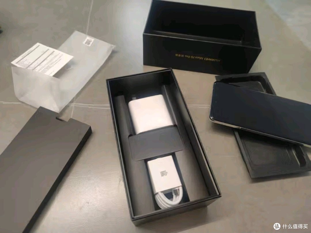 HUAWEI Mate 70 Pro 优享版:曜石黑下的科技美学与智能生活