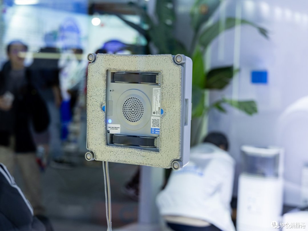 智能清洁未来已来 科沃斯机器人闪耀AWE 2025太平洋网络展台