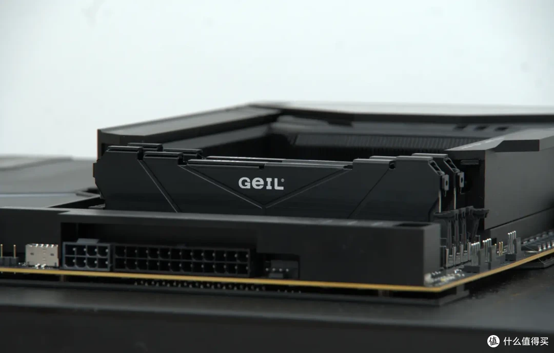 金邦巨蟹48GB 6000MHz CL28内存，AMD 9000系CPU之绝配