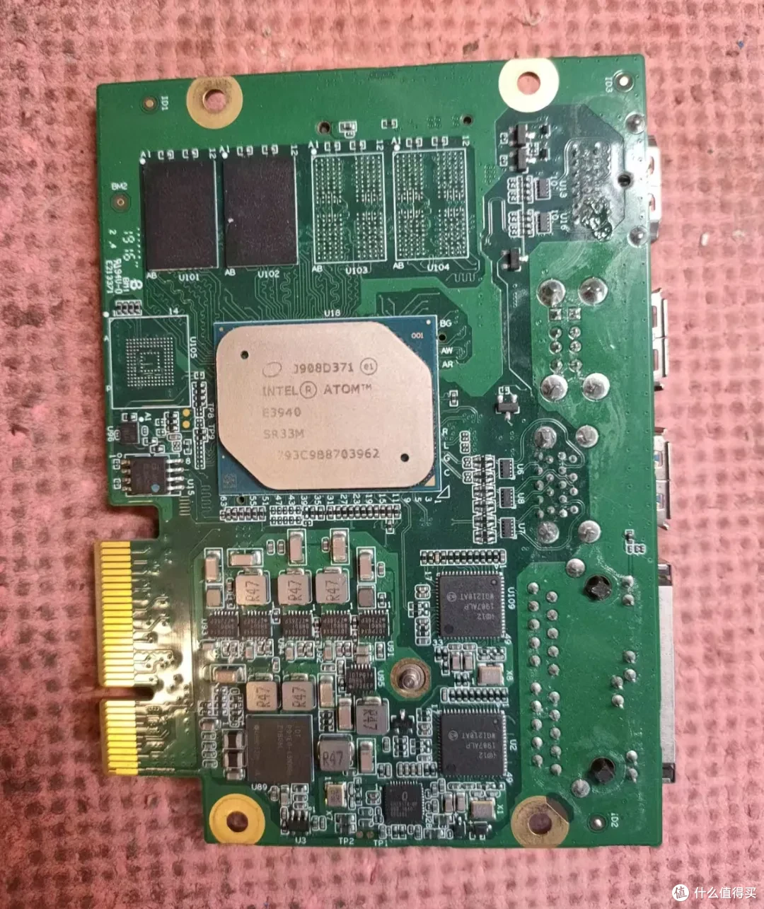 233元的NAS小主机,内置6个千兆网口,标配4G+128G存储