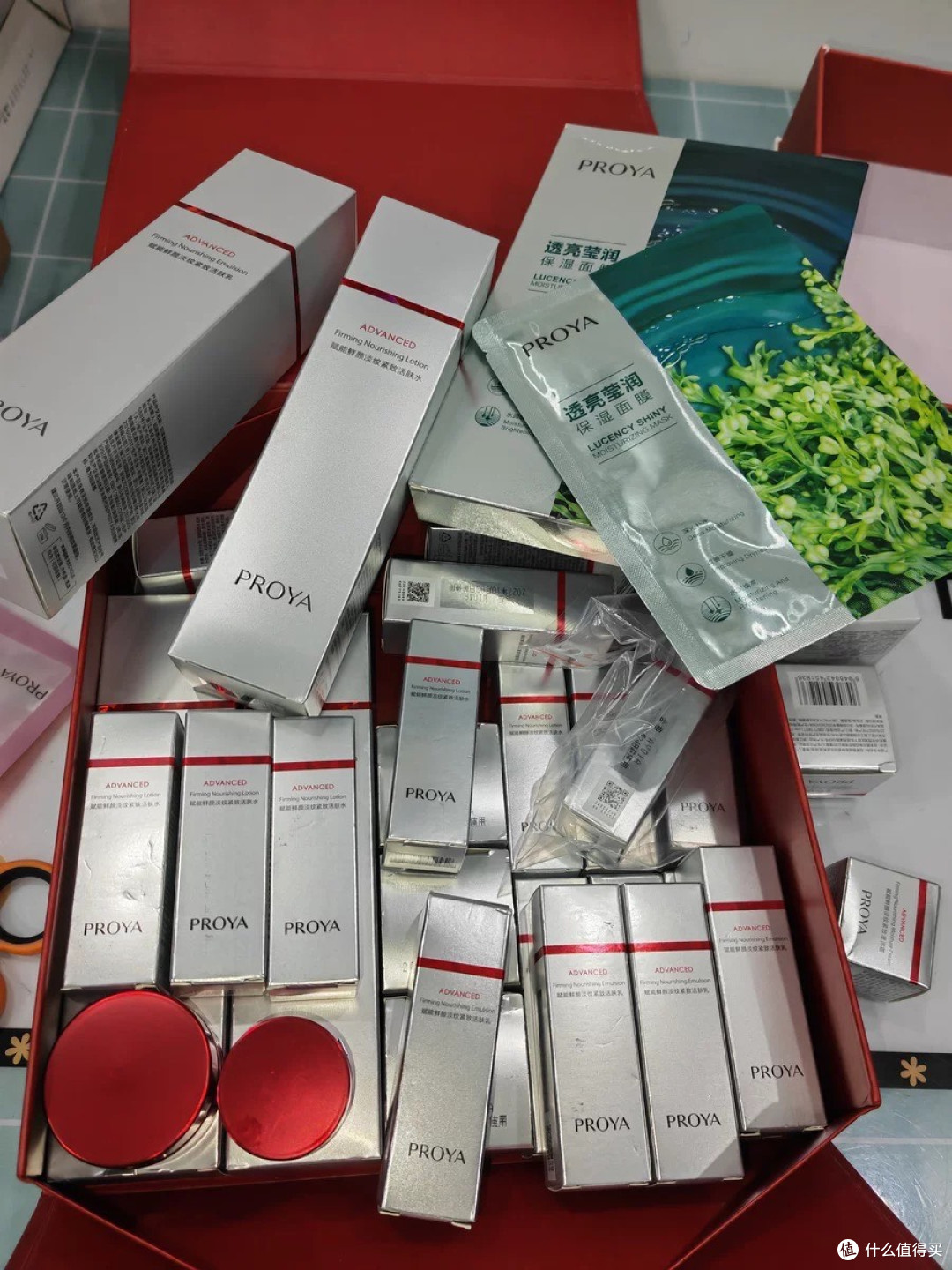 抗老逆袭!珀莱雅红宝石水乳