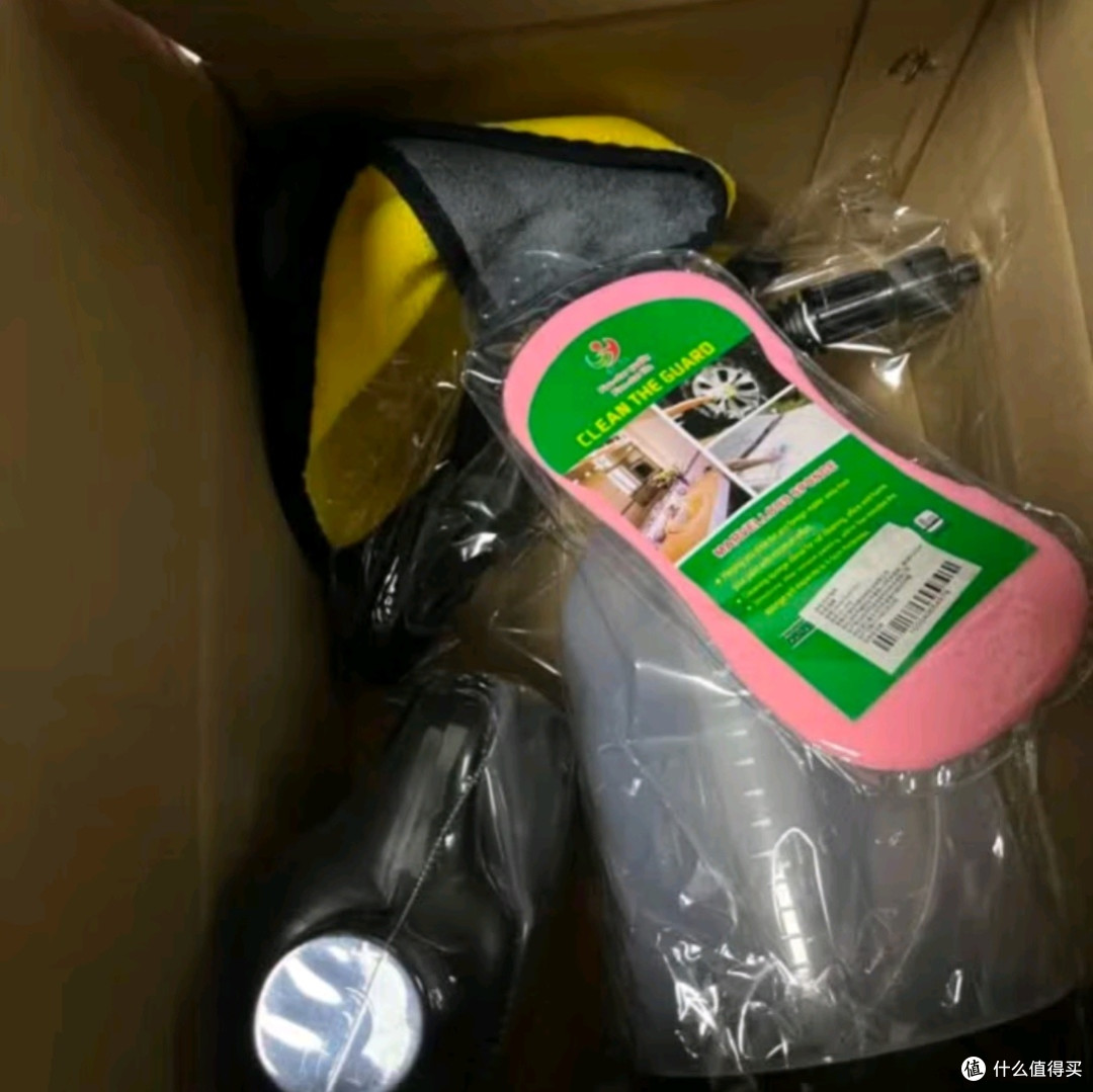 进口洗车水蜡洗车液：高泡沫清洁，洗车即享打蜡光泽