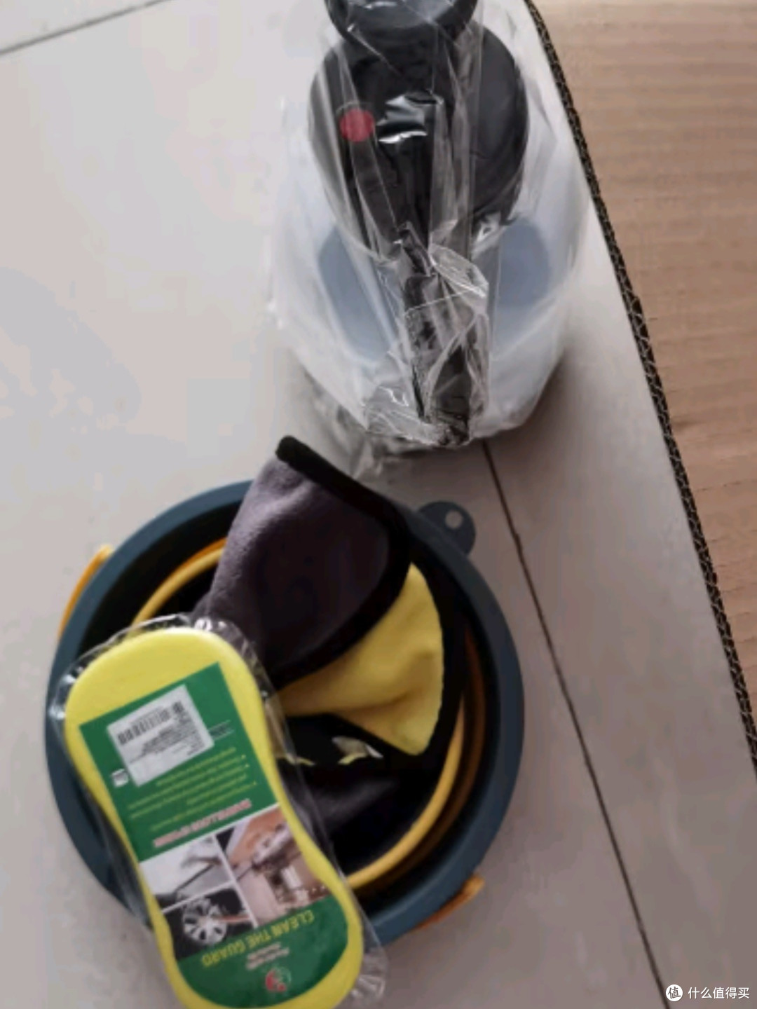 进口洗车水蜡洗车液：高泡沫清洁，洗车即享打蜡光泽